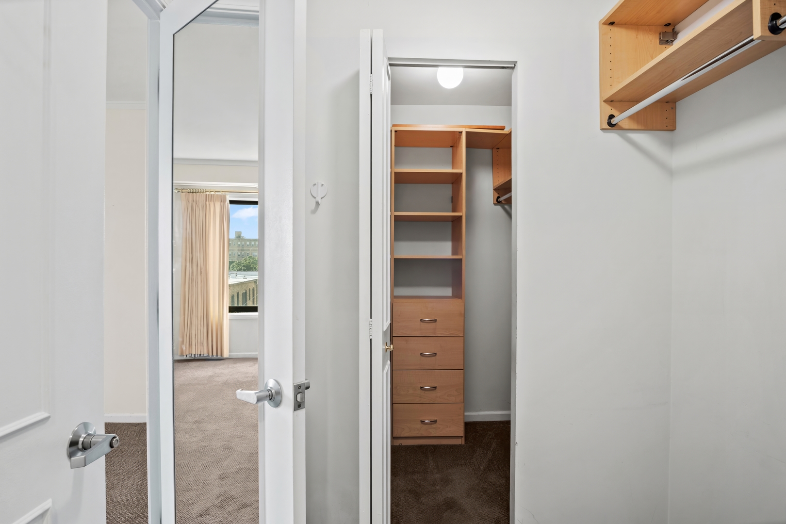 6102 N Sheridan Road Unit: 507