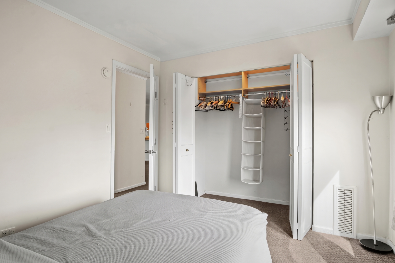 6102 N Sheridan Road Unit: 507