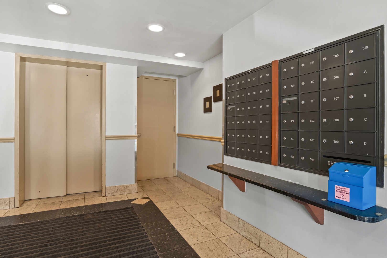 6102 N Sheridan Road Unit: 507