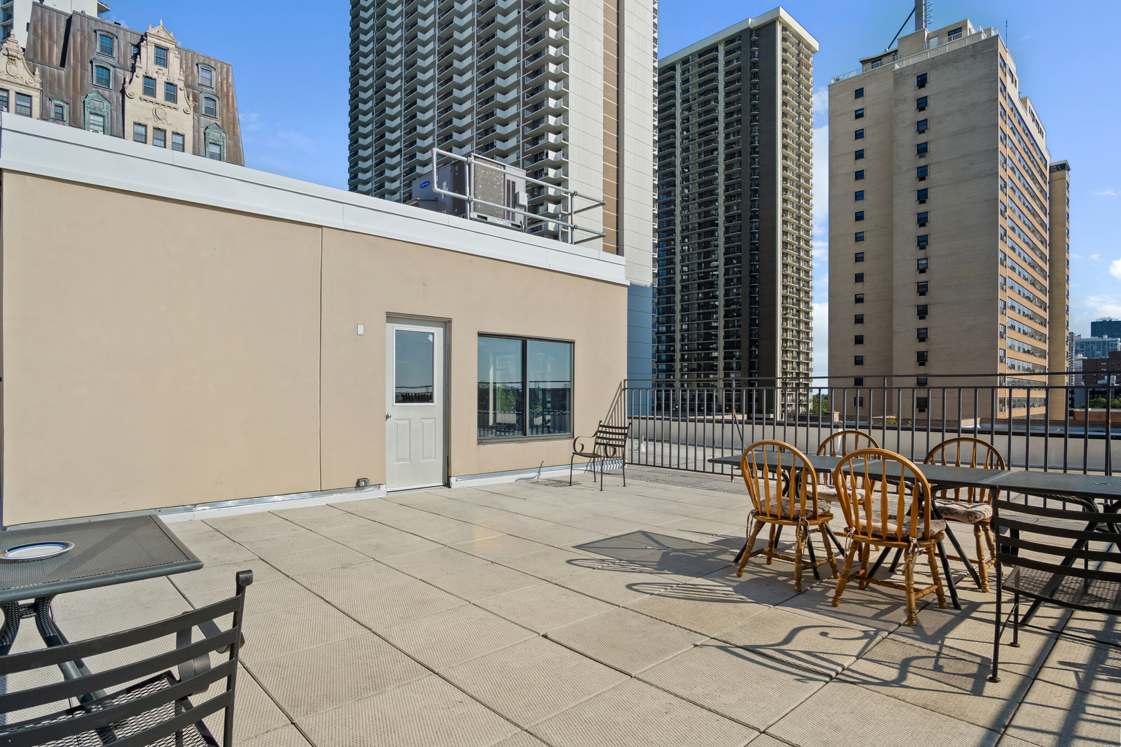 6102 N Sheridan Road Unit: 507