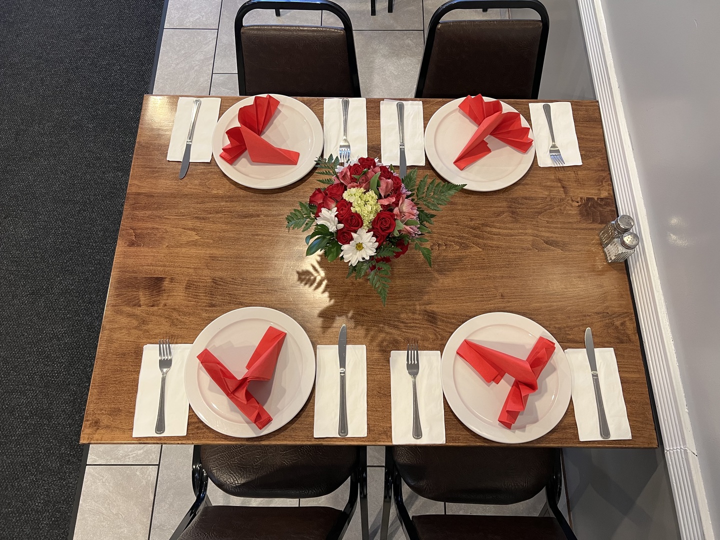 5357 N LINCOLN Avenue