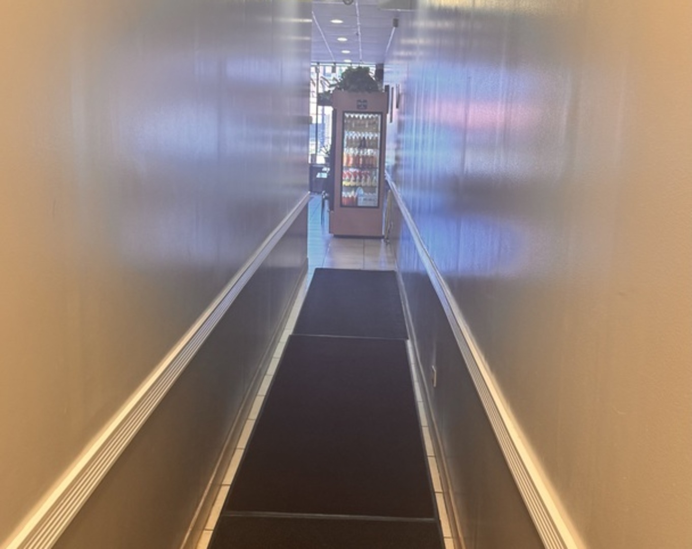 5357 N LINCOLN Avenue