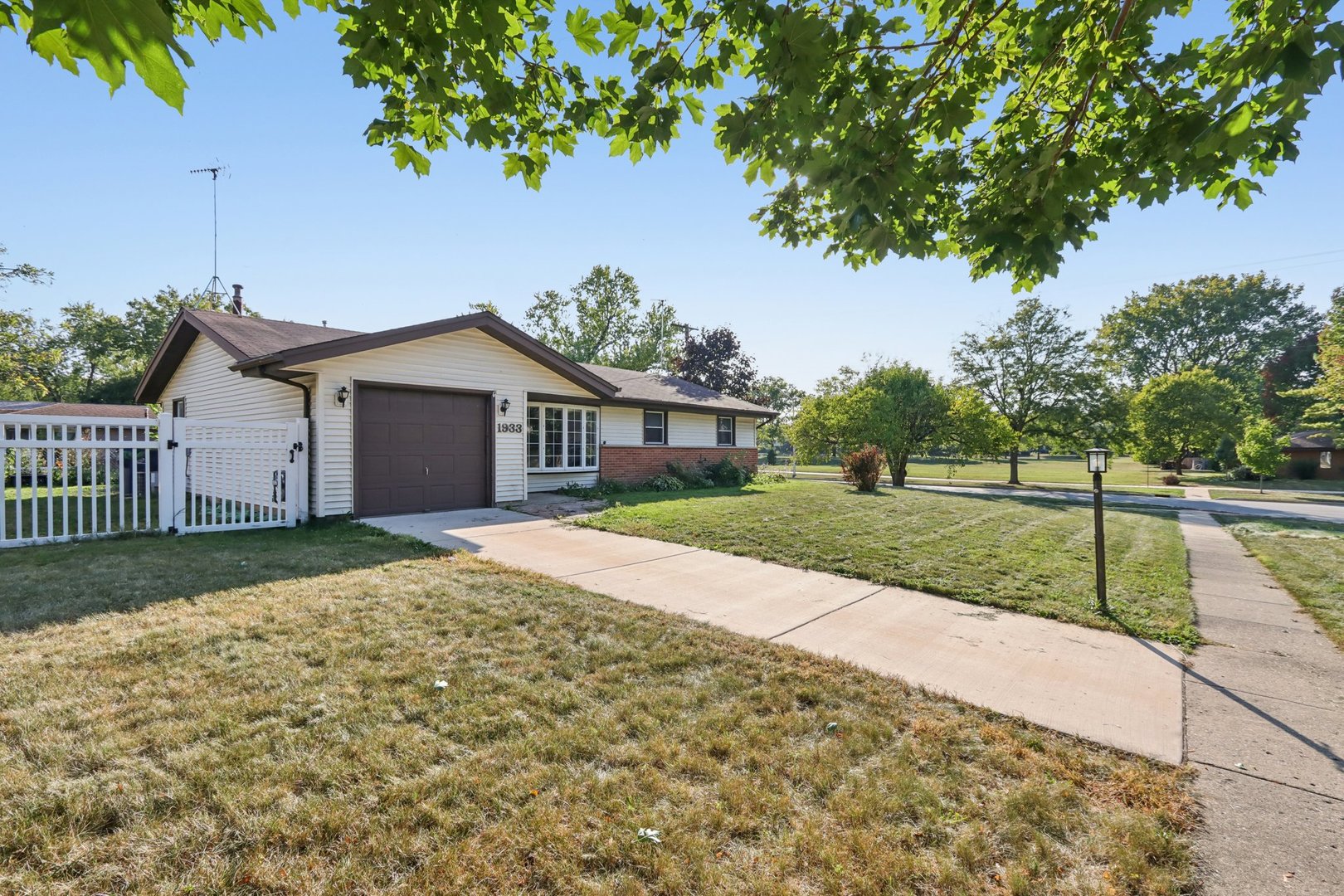 1933 Whittier Lane