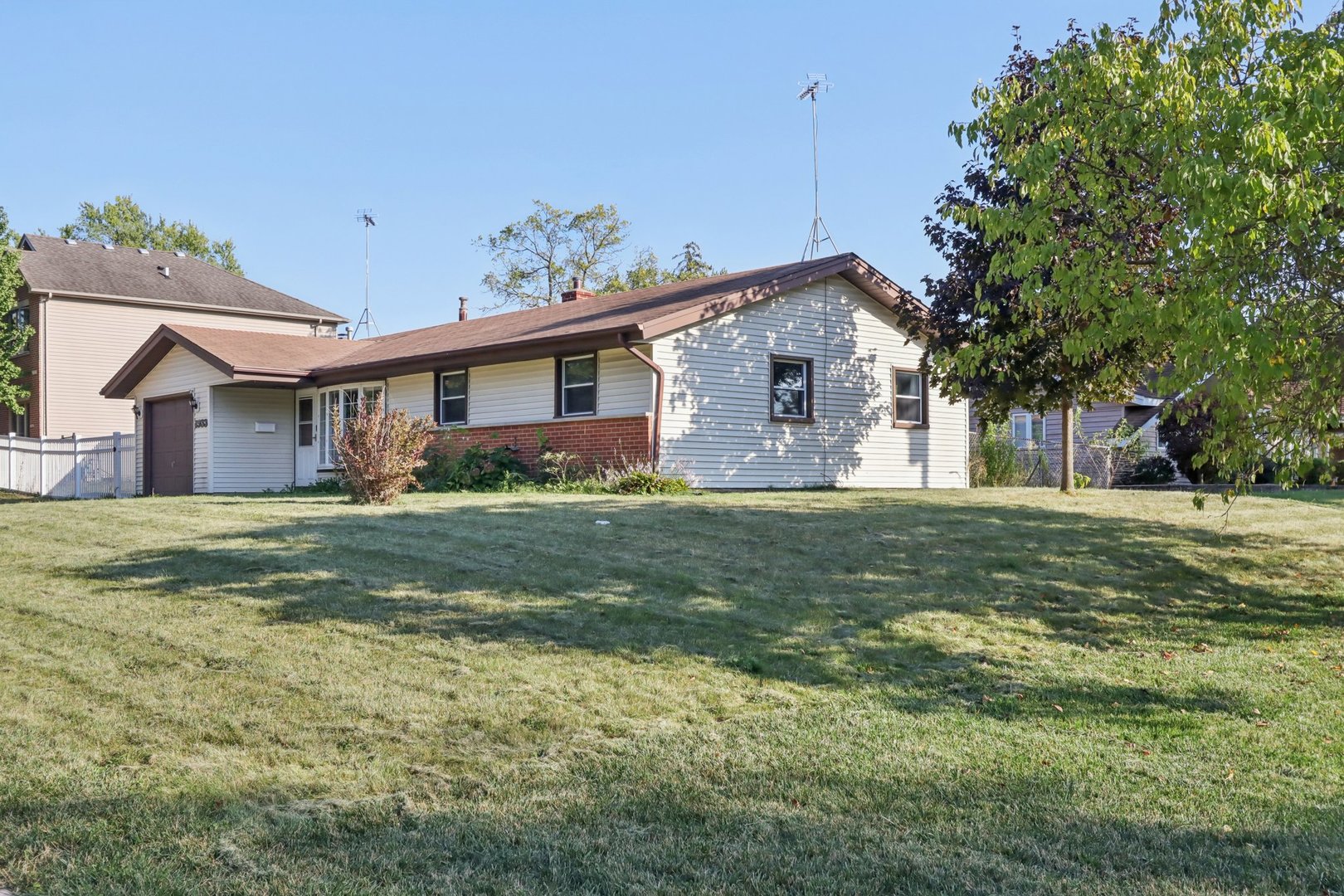 1933 Whittier Lane