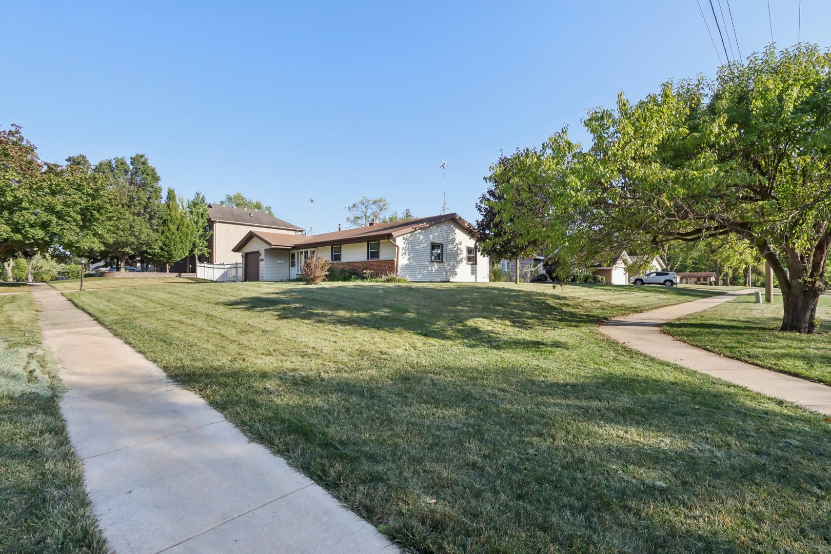 1933 Whittier Lane
