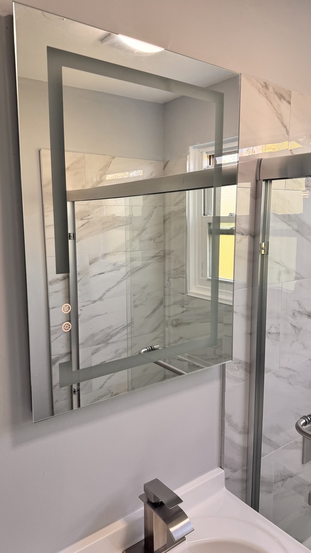 2422 W Berwyn Avenue Unit: 309