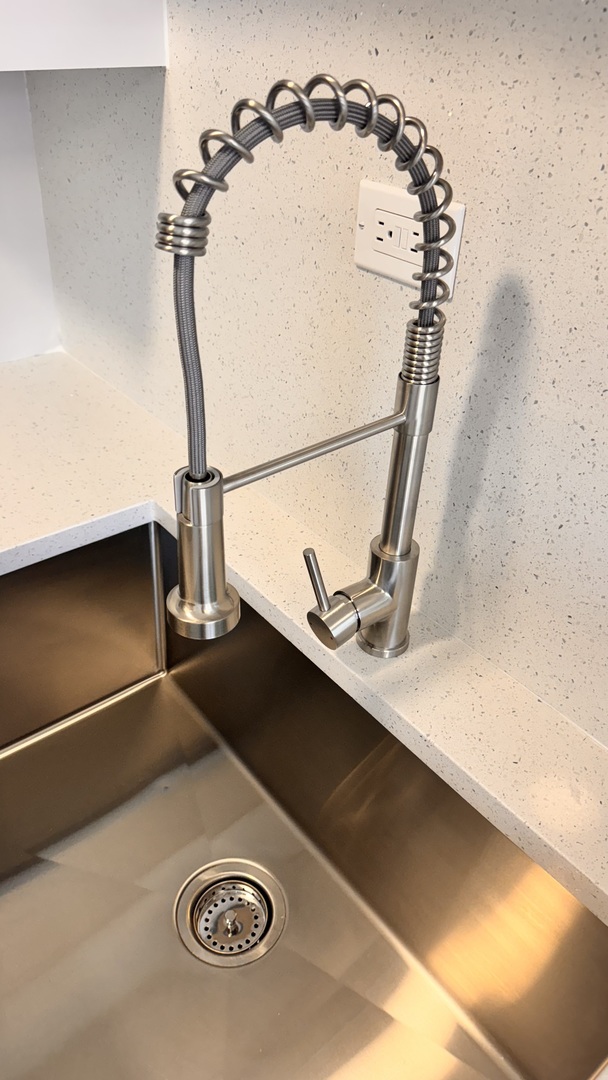 2422 W Berwyn Avenue Unit: 309