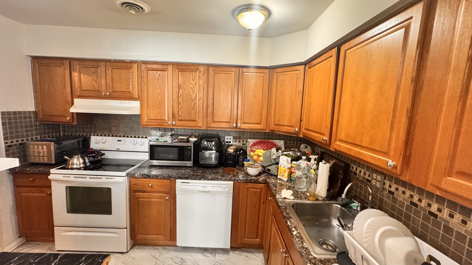 6220 N Ridge Avenue Unit: S203