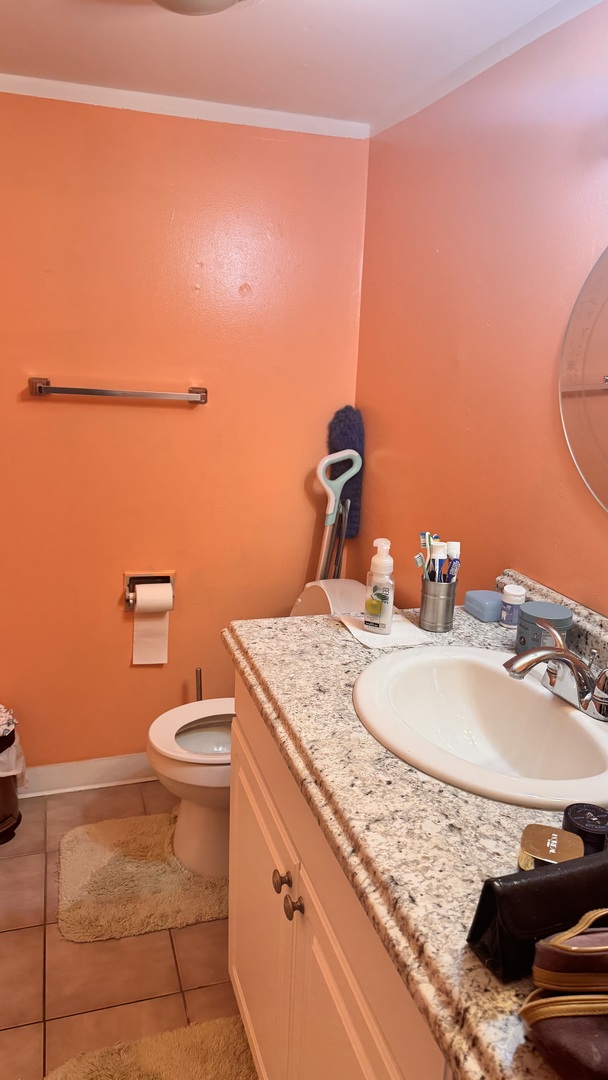 6220 N Ridge Avenue Unit: S203