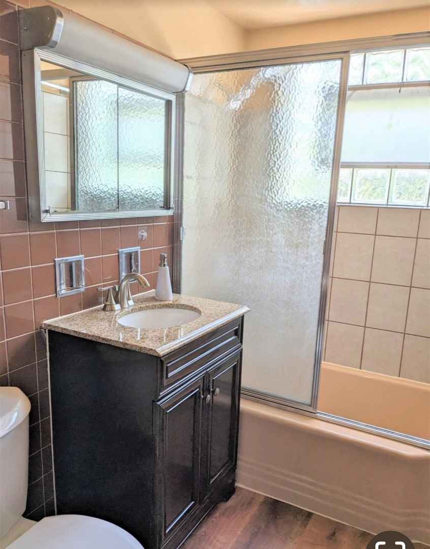 5544 N Campbell Avenue Unit: 2
