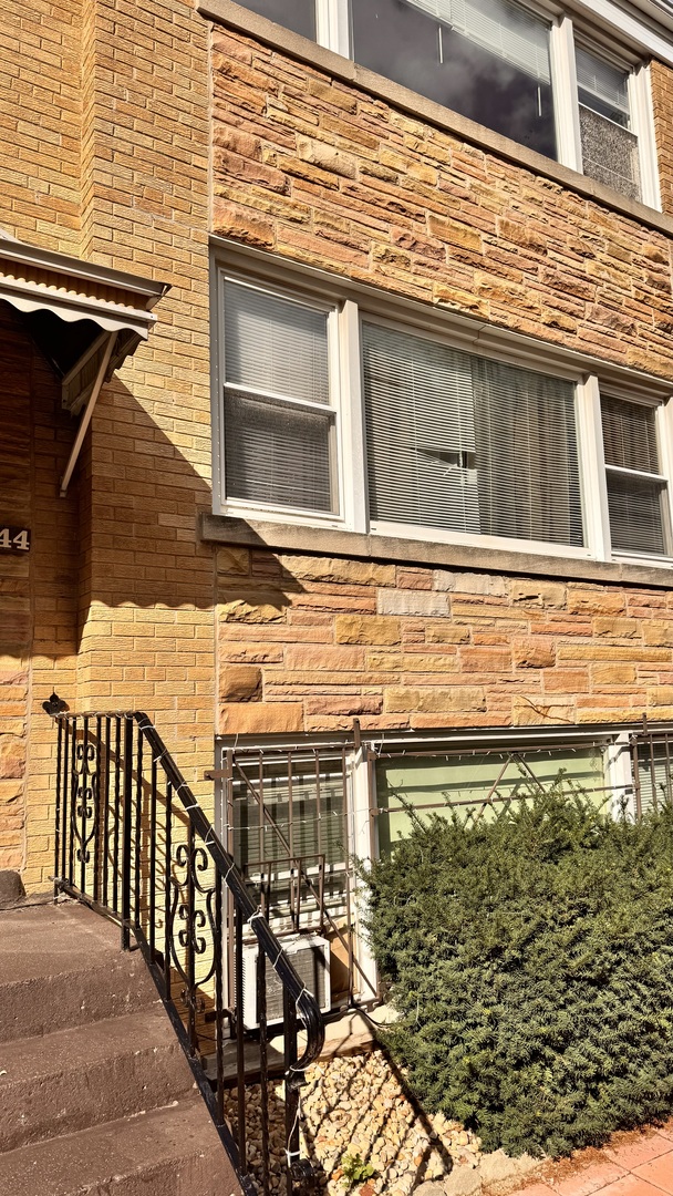 5544 N Campbell Avenue Unit: 2