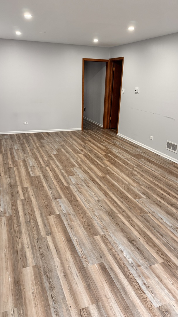 5517 W Windsor Avenue Unit: 1