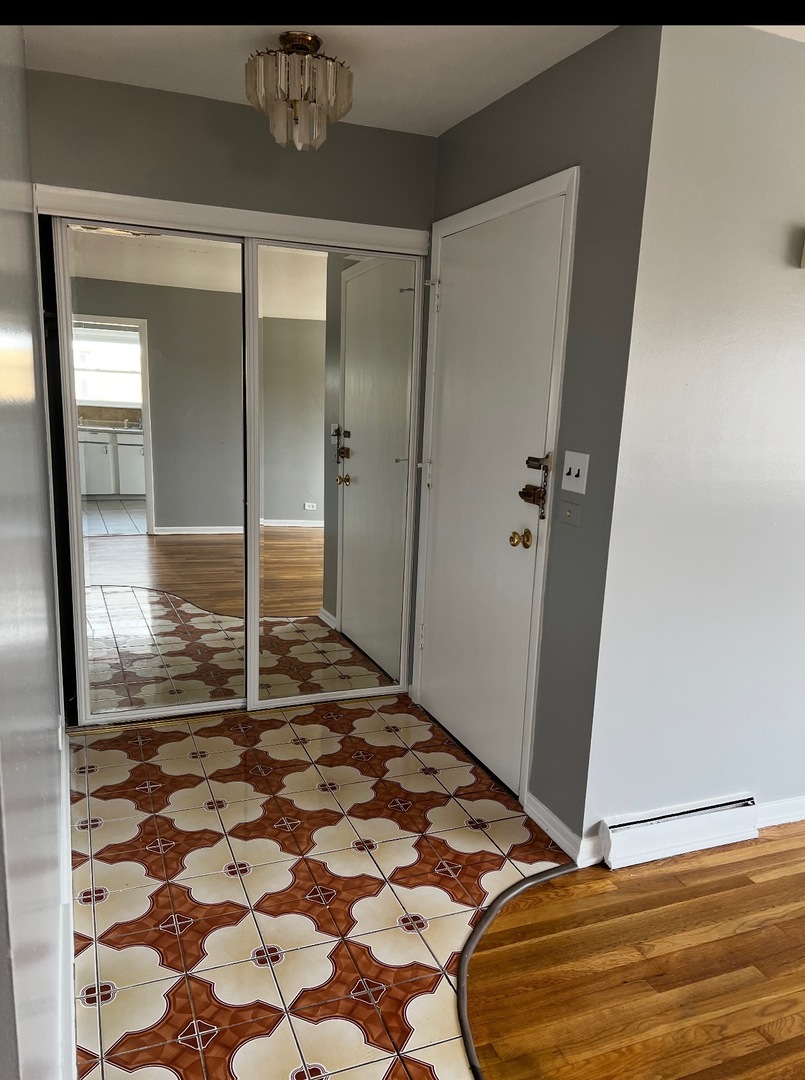 8939 N Wisner Street Unit: 2