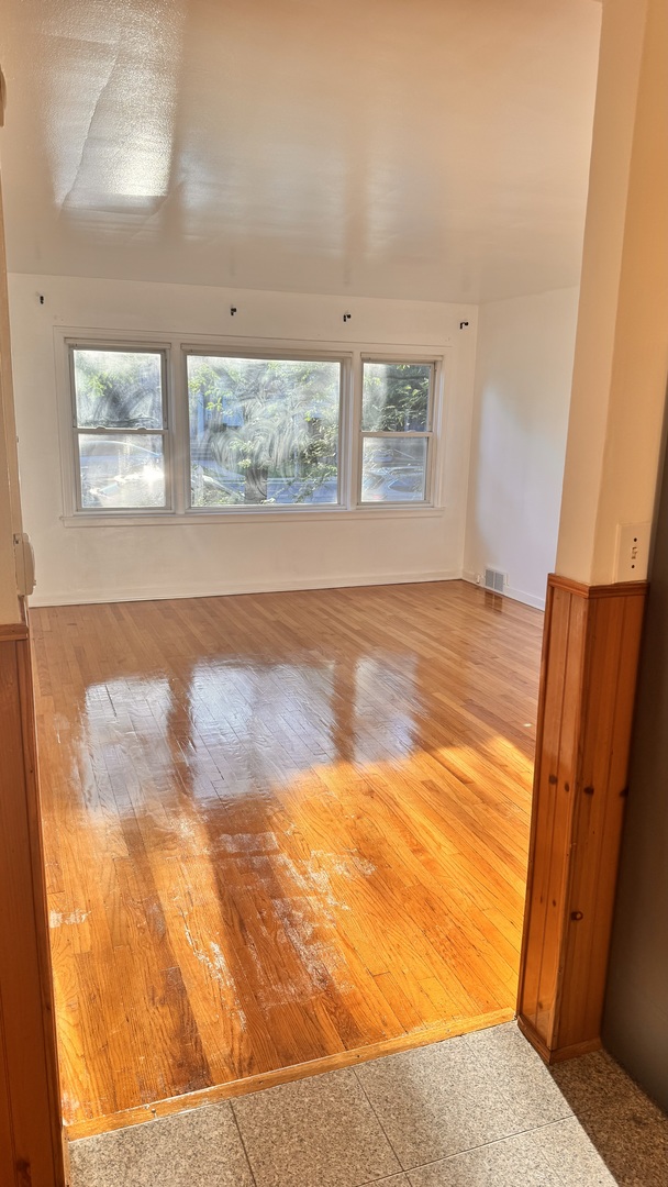 5501 N California Avenue Unit: 1N