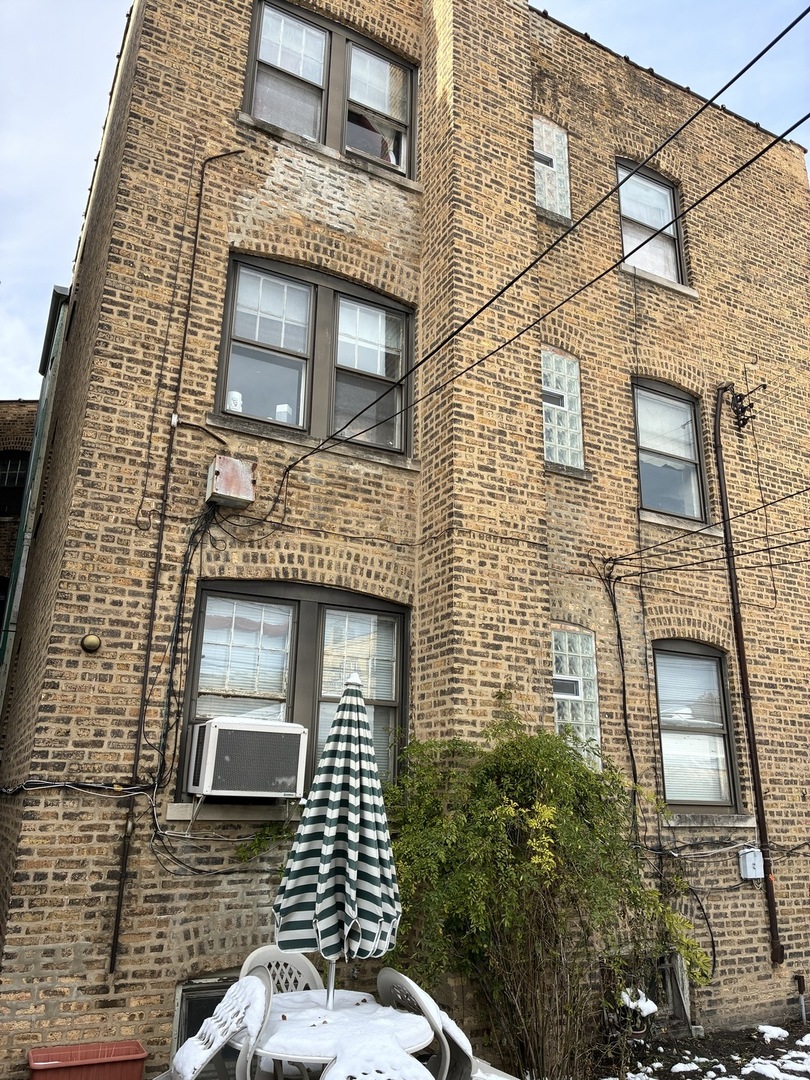 5443 N Campbell Avenue Unit: 1F