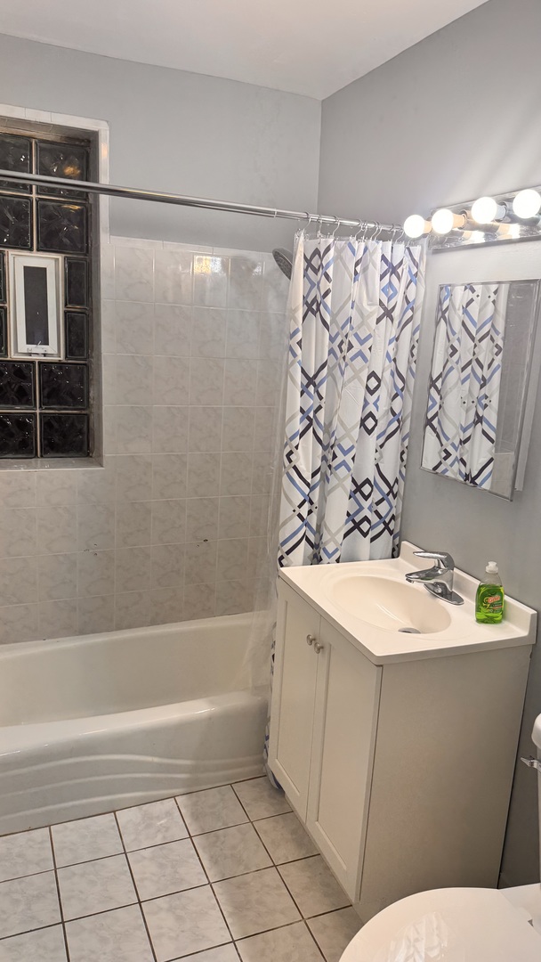 2843 W Arthur Avenue Unit: 1E