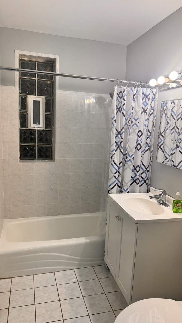 2843 W Arthur Avenue Unit: 1E