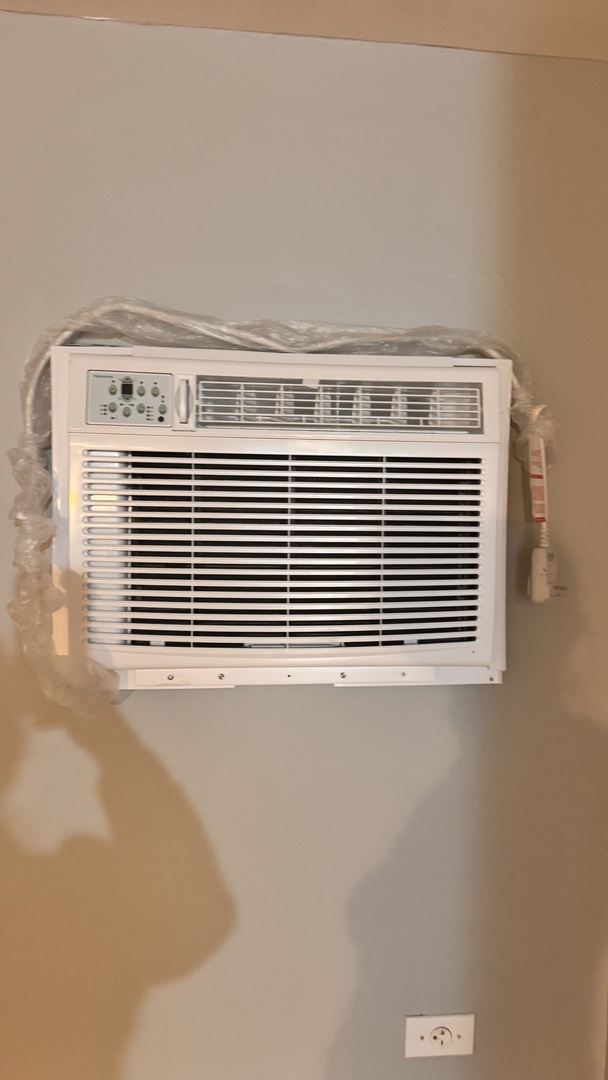 2843 W Arthur Avenue Unit: 1E