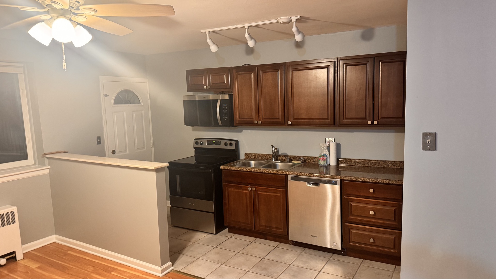 2843 W Arthur Avenue Unit: 1E