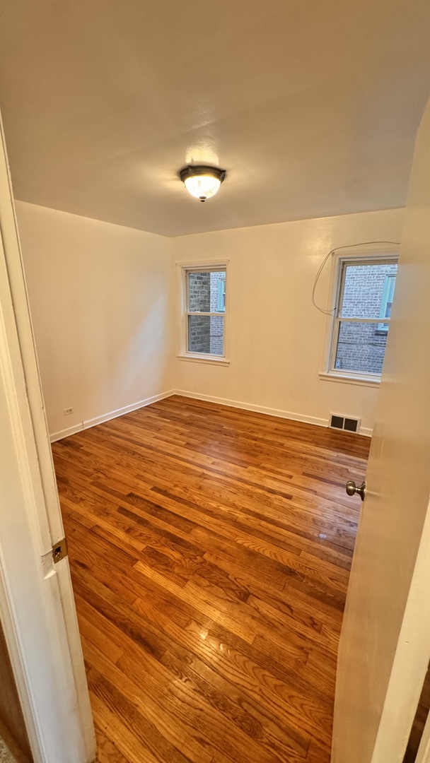 5501 N California Avenue Unit: 1N