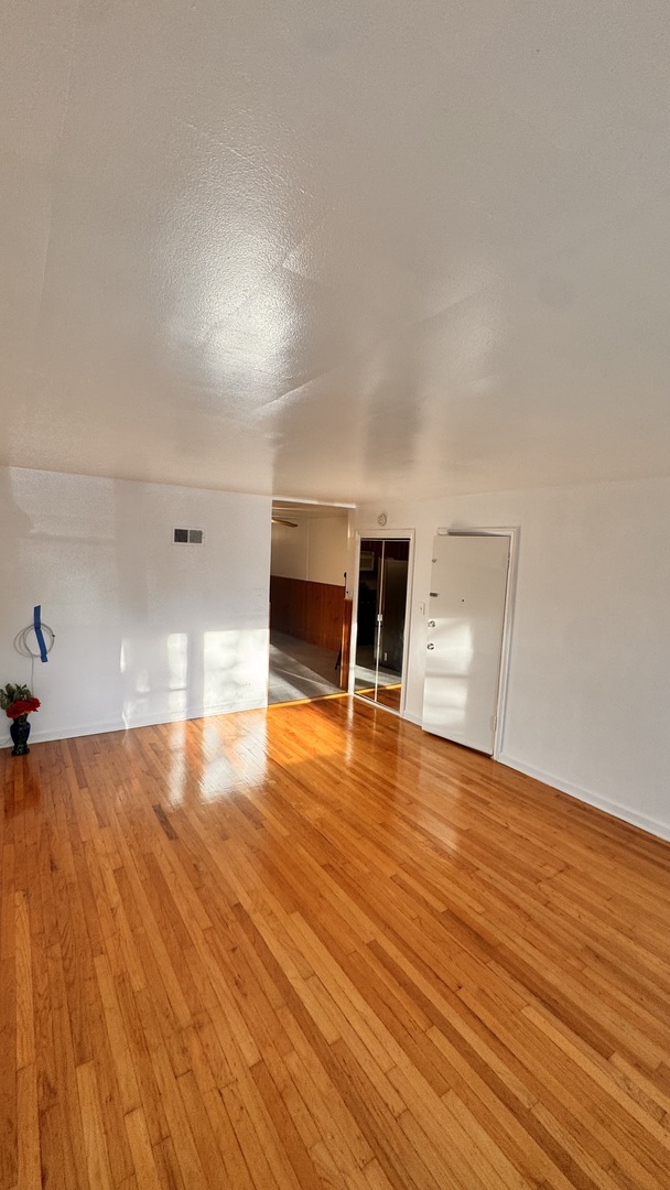 5501 N California Avenue Unit: 1N