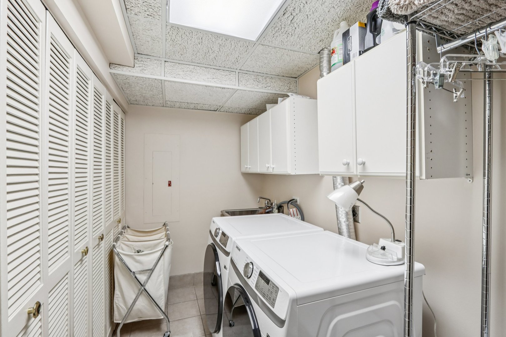 19 LANDMARK Unit: 19