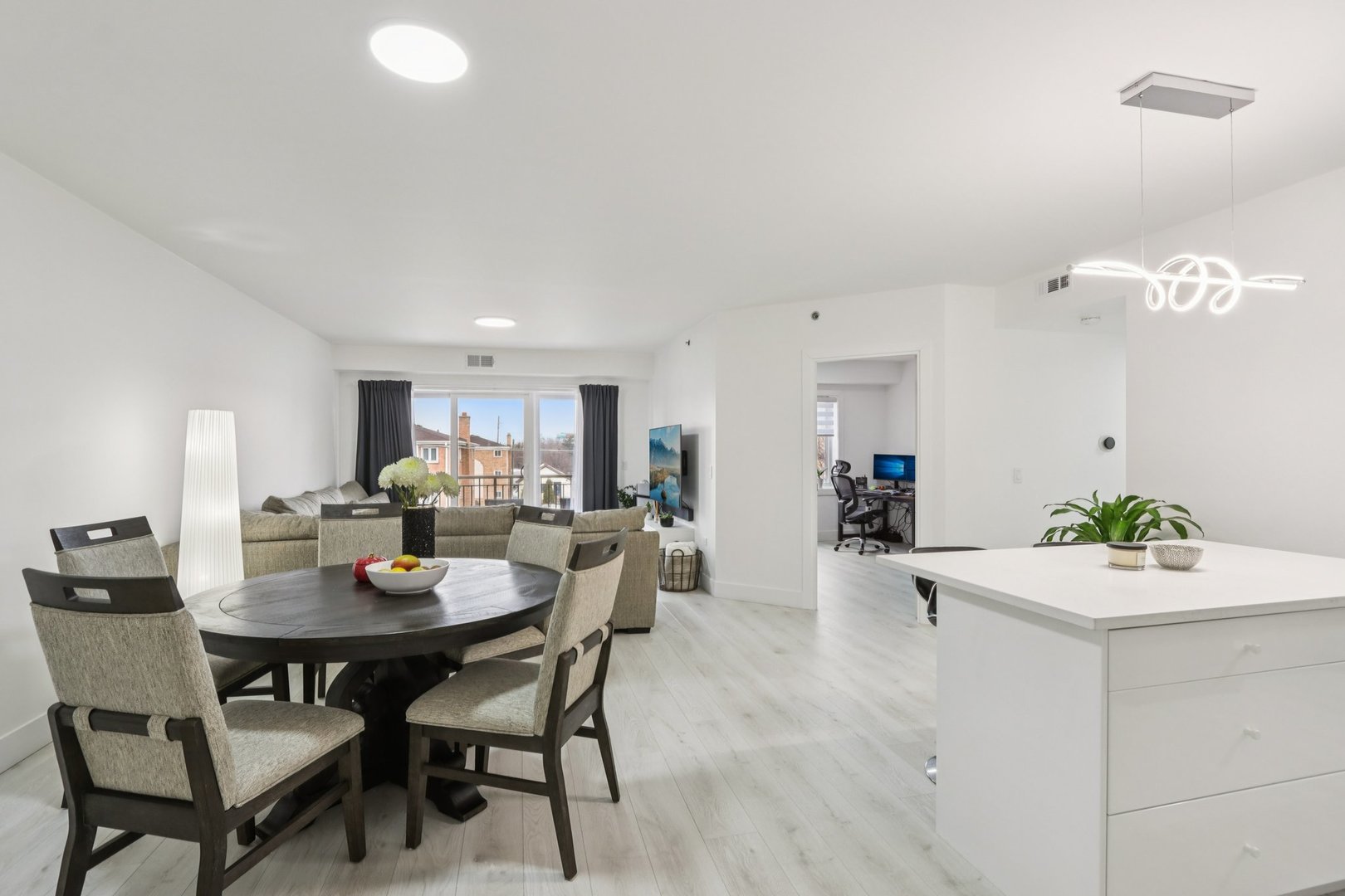 9864 LELAND Avenue Unit: 309