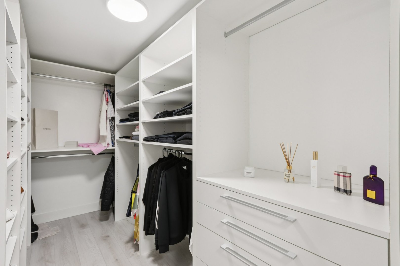 9864 LELAND Avenue Unit: 309