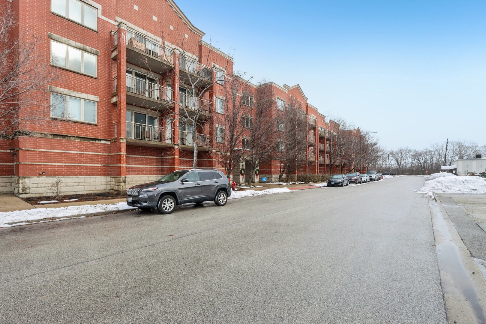 9864 LELAND Avenue Unit: 309