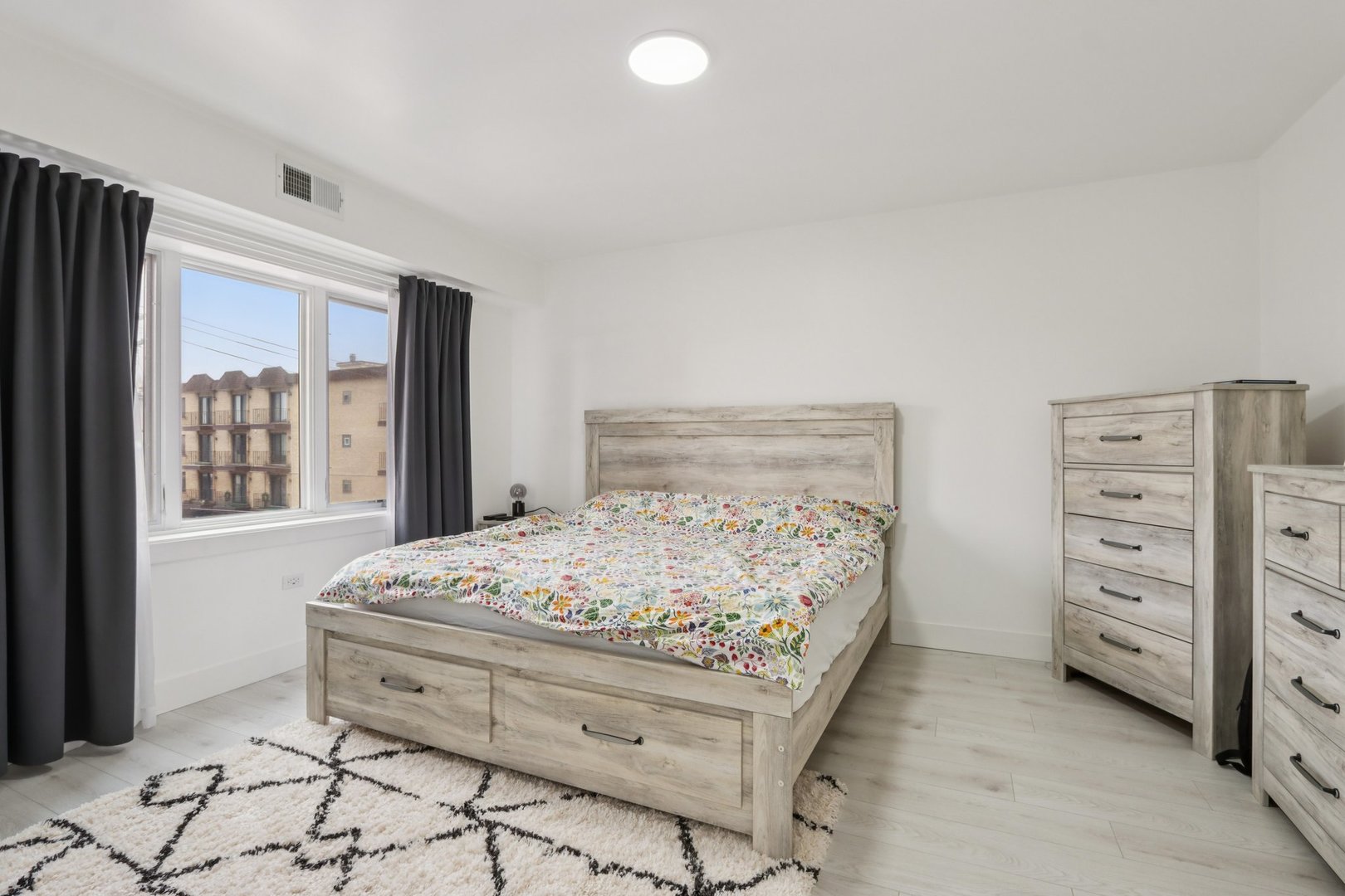 9864 LELAND Avenue Unit: 309