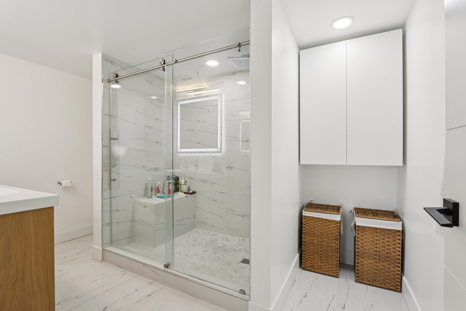 9864 LELAND Avenue Unit: 309