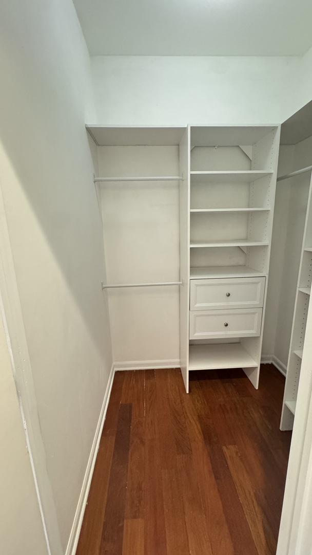 2507 N MILWAUKEE Avenue Unit: 2N