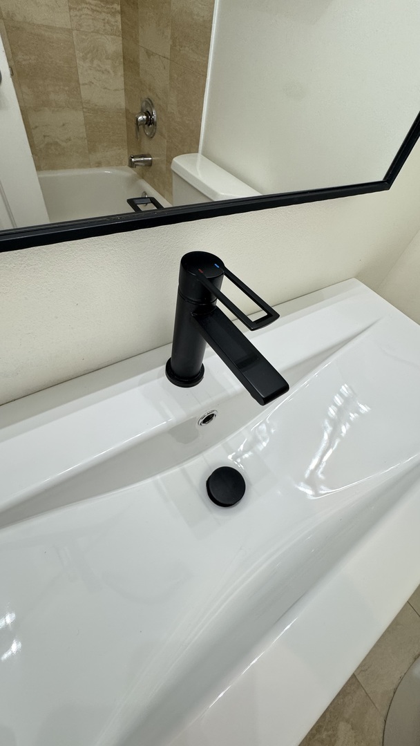 2507 N MILWAUKEE Avenue Unit: 2N