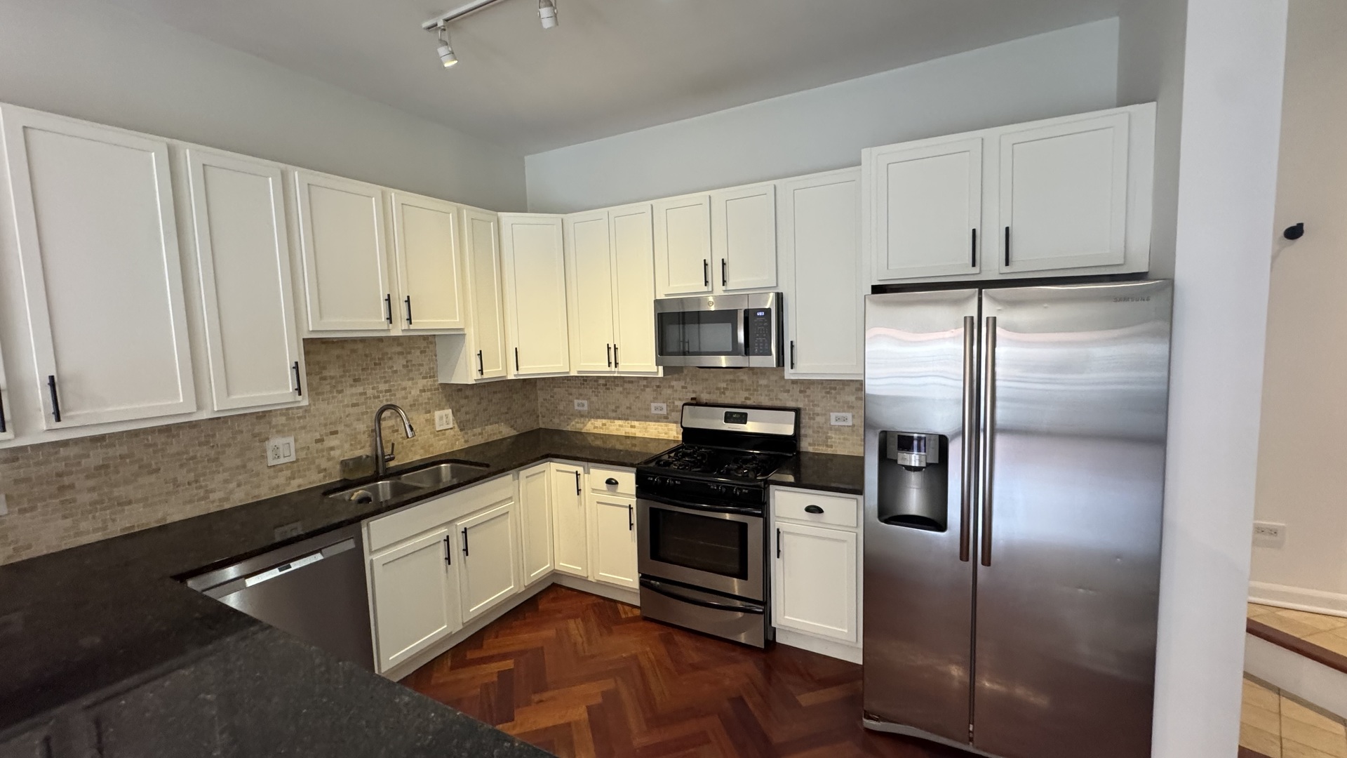 2507 N MILWAUKEE Avenue Unit: 2N