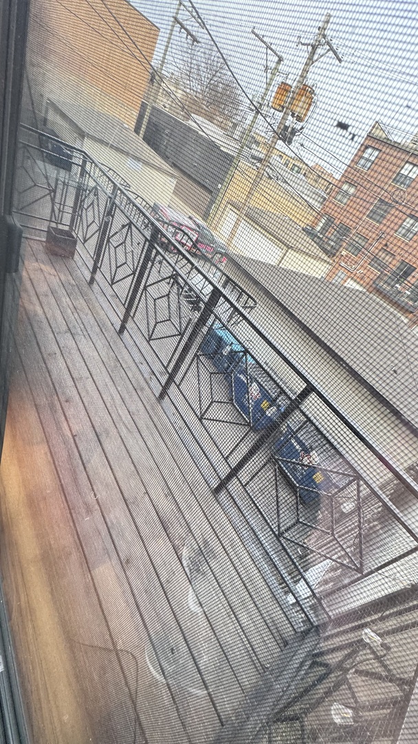 2507 N MILWAUKEE Avenue Unit: 2N