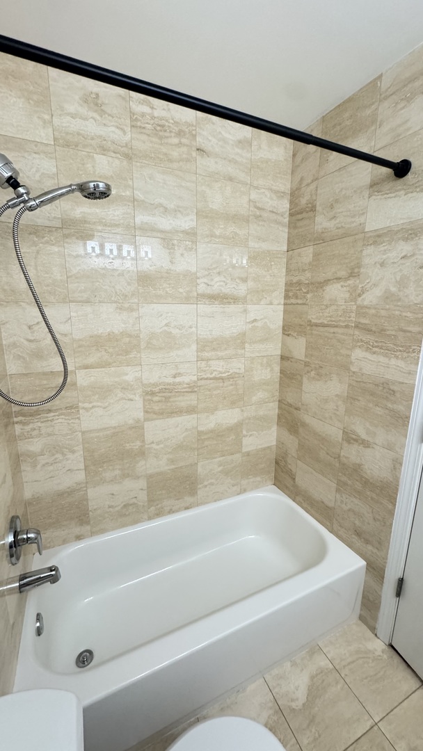 2507 N MILWAUKEE Avenue Unit: 2N