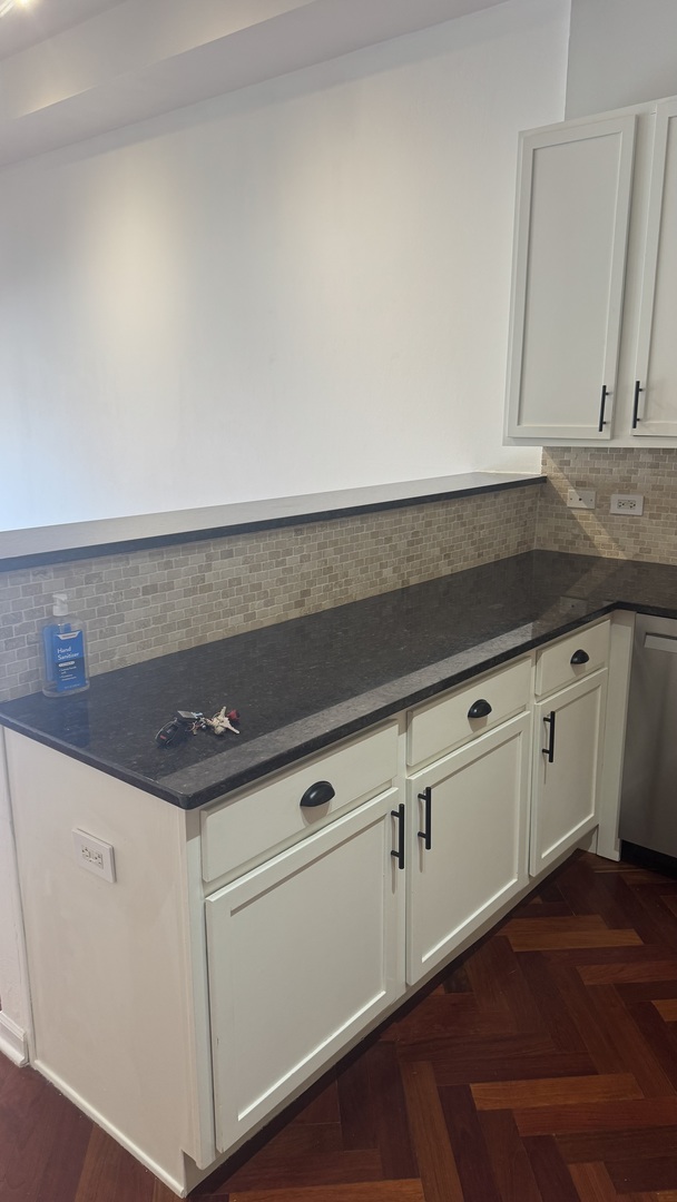 2507 N MILWAUKEE Avenue Unit: 2N