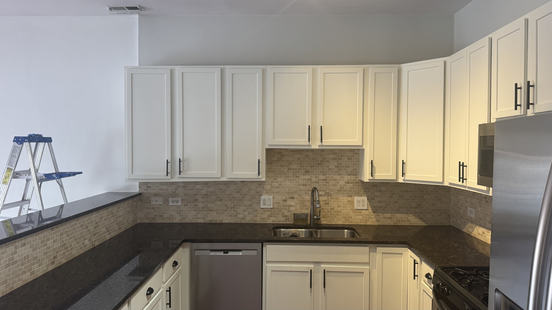 2507 N MILWAUKEE Avenue Unit: 2N