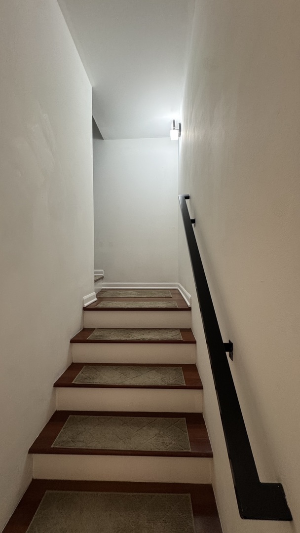 2507 N MILWAUKEE Avenue Unit: 2N