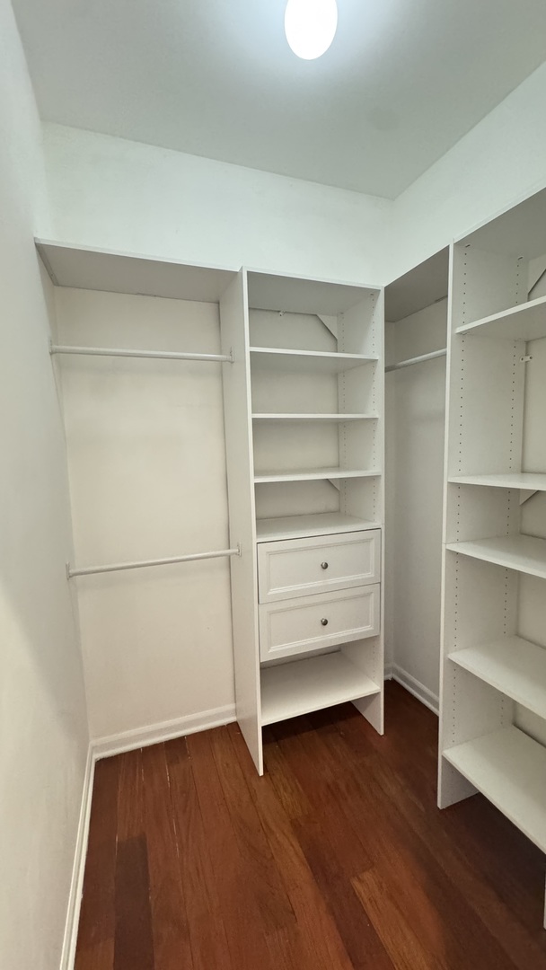 2507 N MILWAUKEE Avenue Unit: 2N