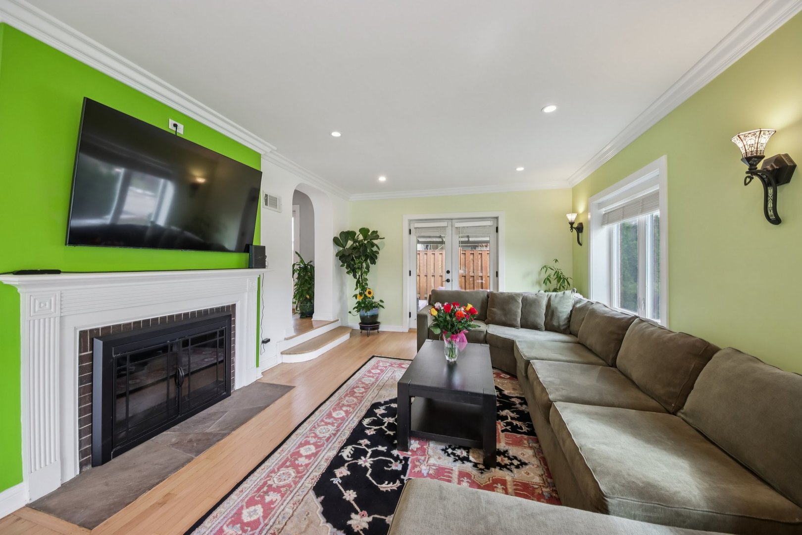 6601 N Trumbull Avenue