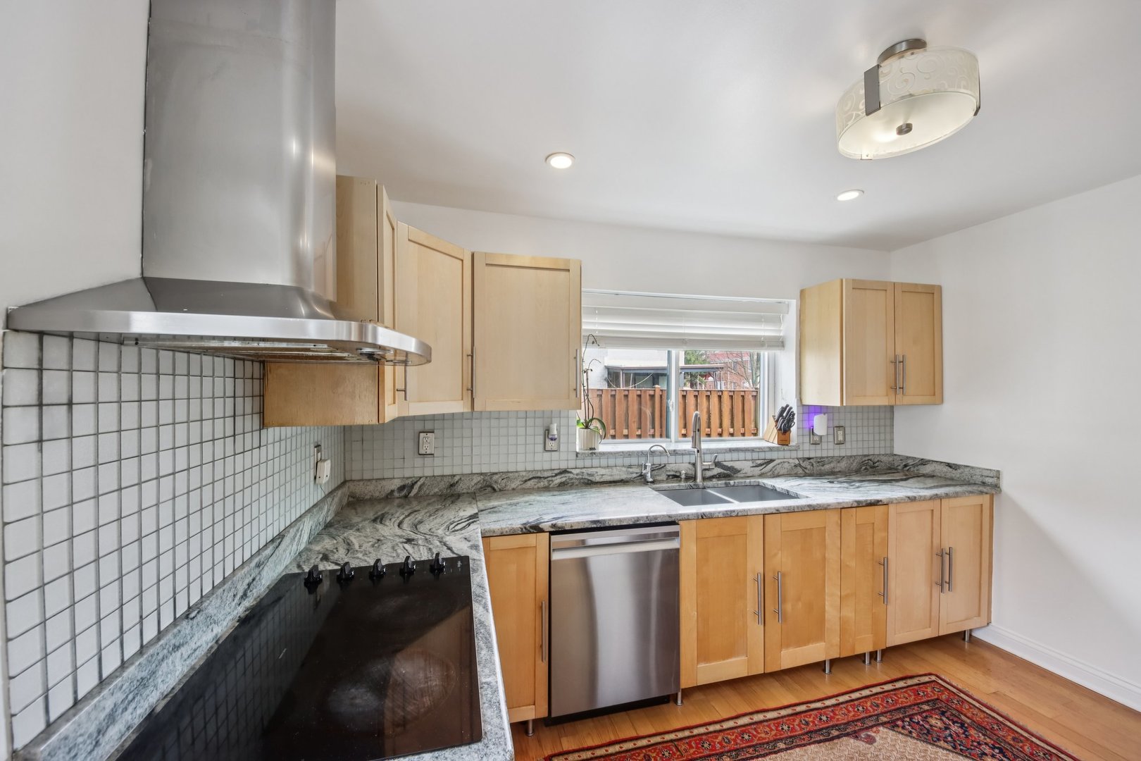 6601 N Trumbull Avenue