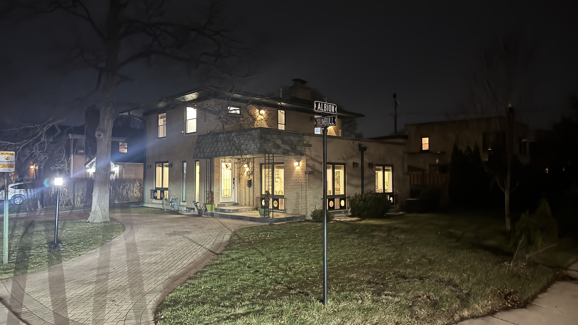 6601 N Trumbull Avenue