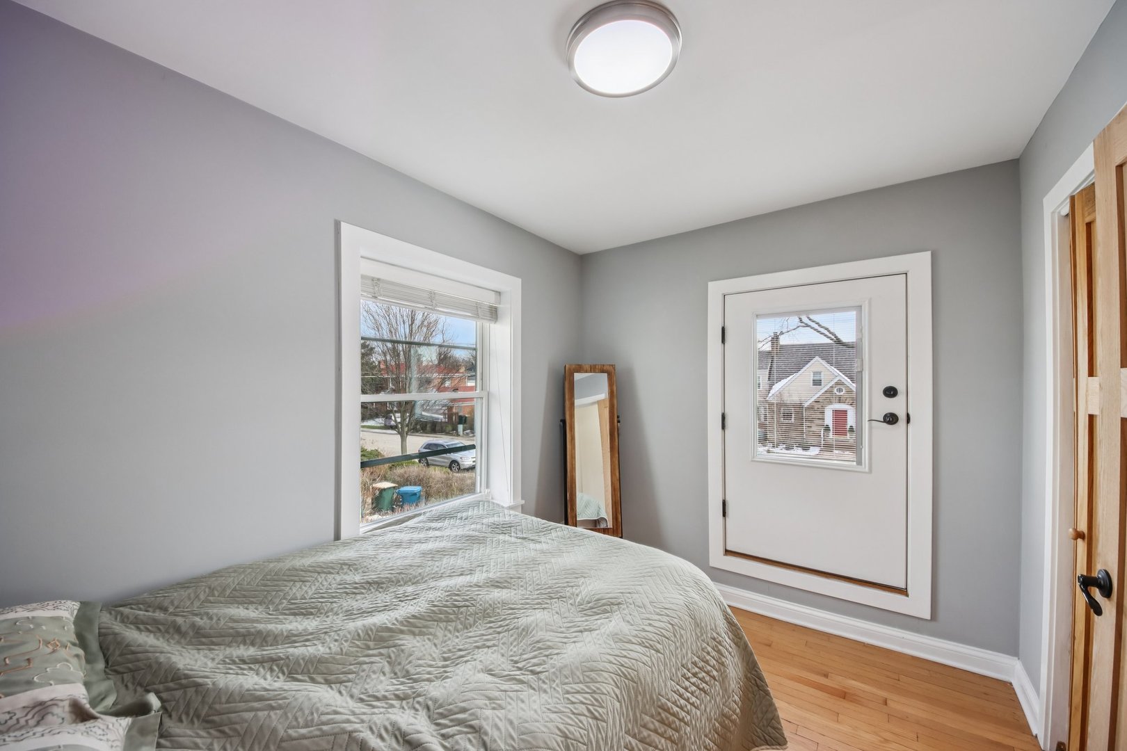 6601 N Trumbull Avenue