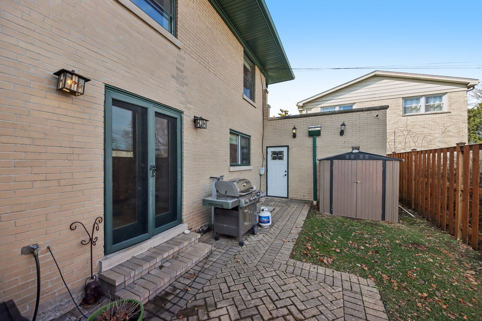 6601 N Trumbull Avenue