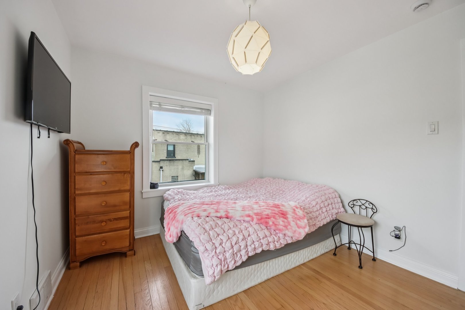 6601 N Trumbull Avenue