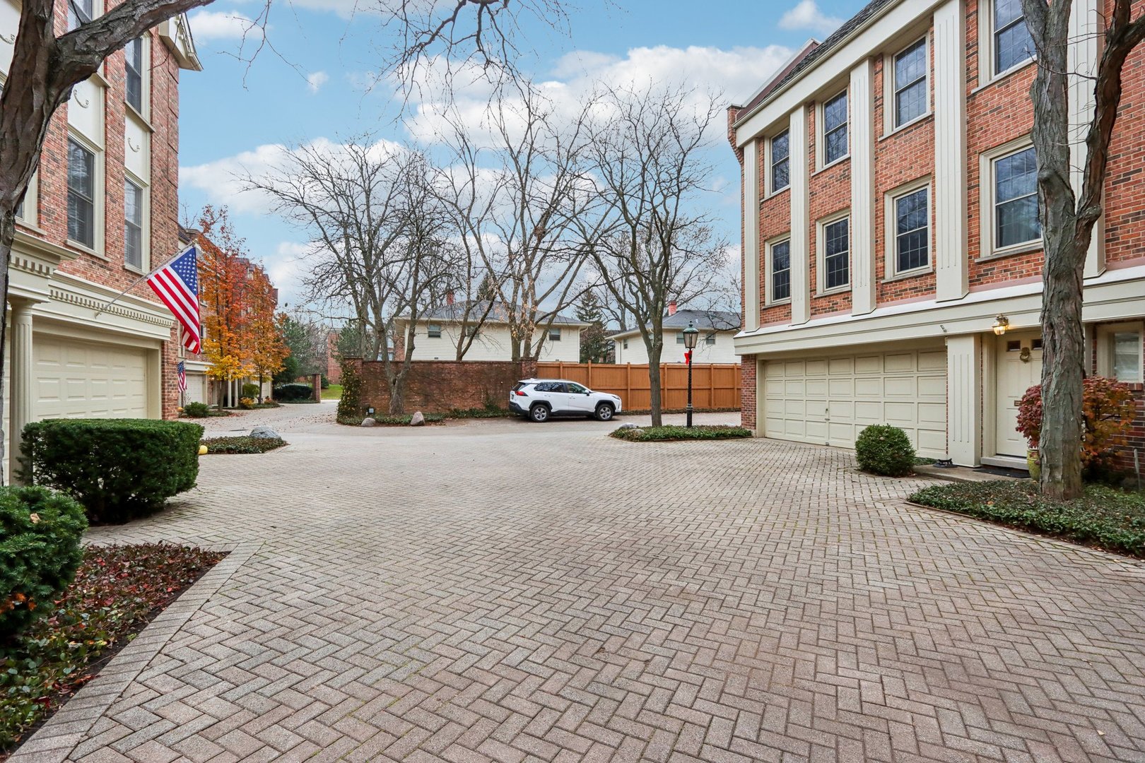 19 Landmark Avenue Unit: 19