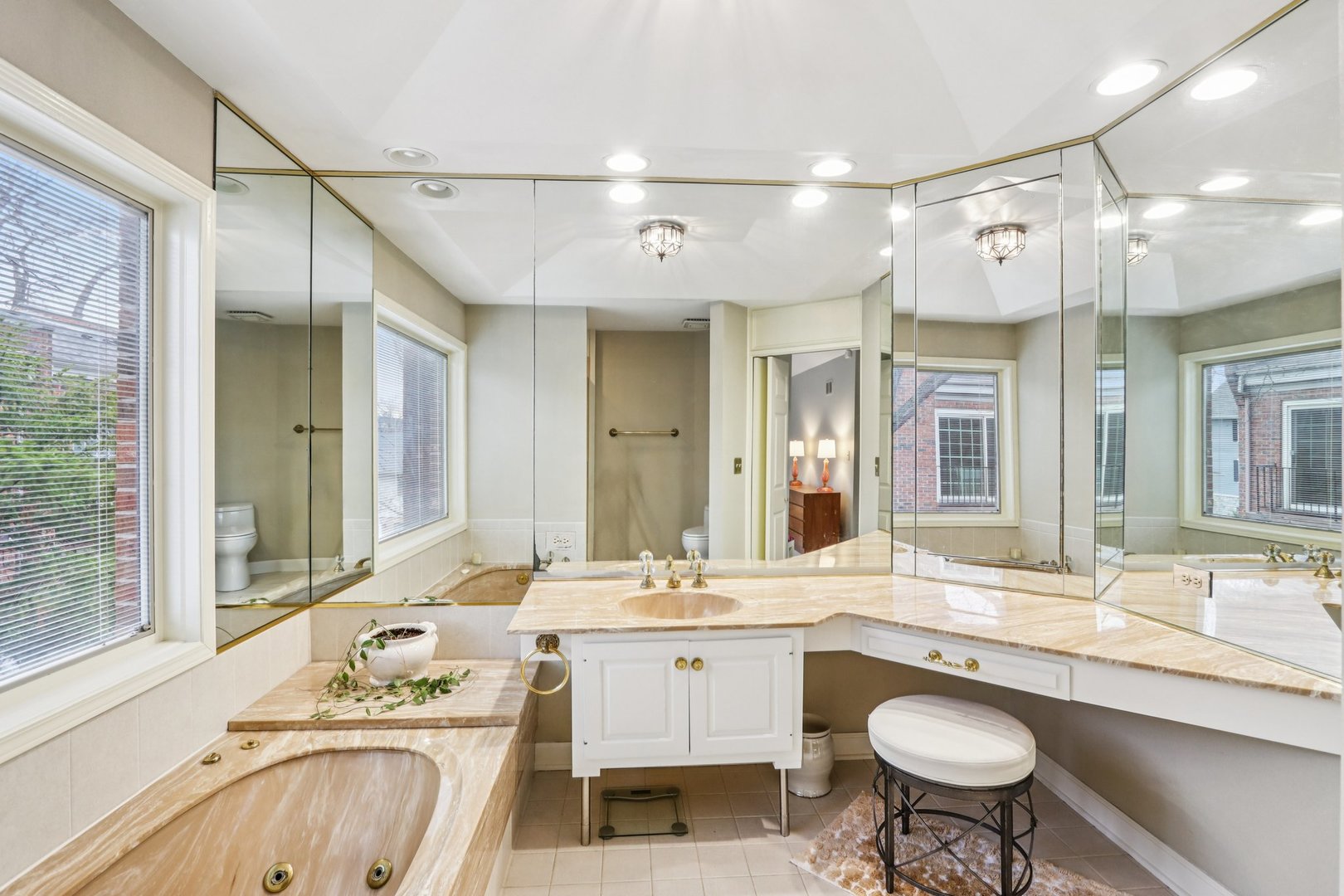 19 Landmark Avenue Unit: 19