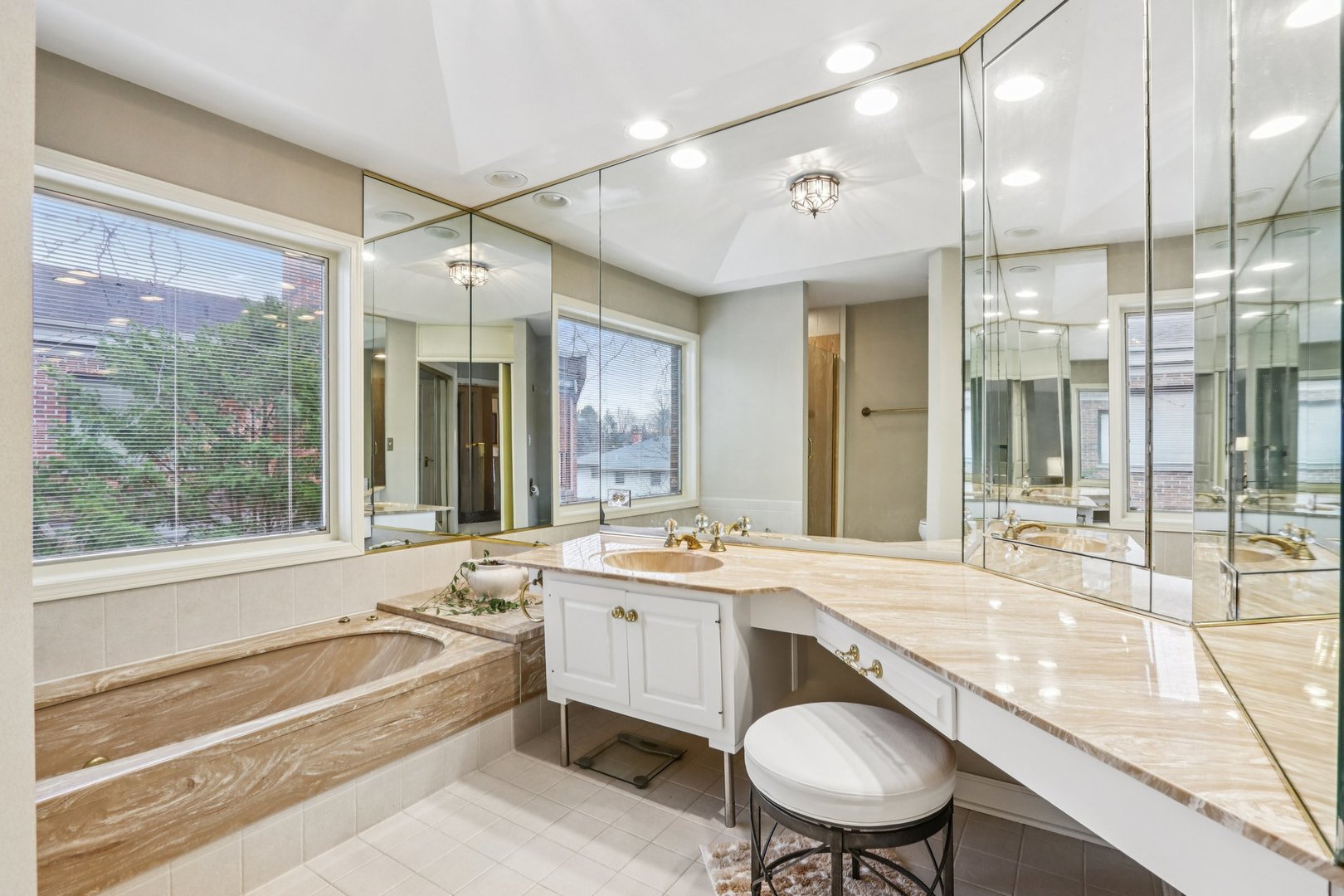 19 Landmark Avenue Unit: 19