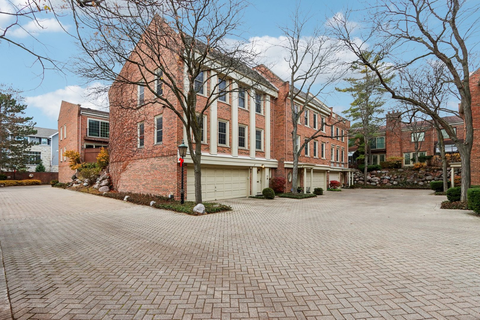 19 Landmark Avenue Unit: 19